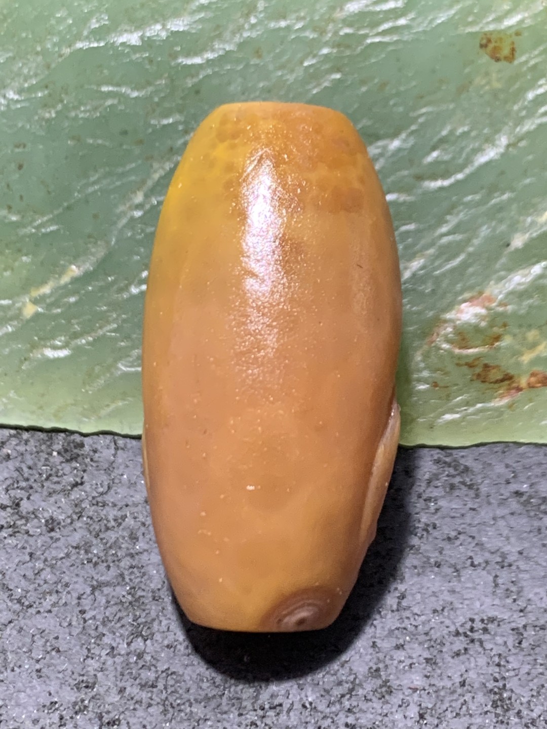 精美亚光战国红玛瑙手工雕刻灵狐桶珠一颗！