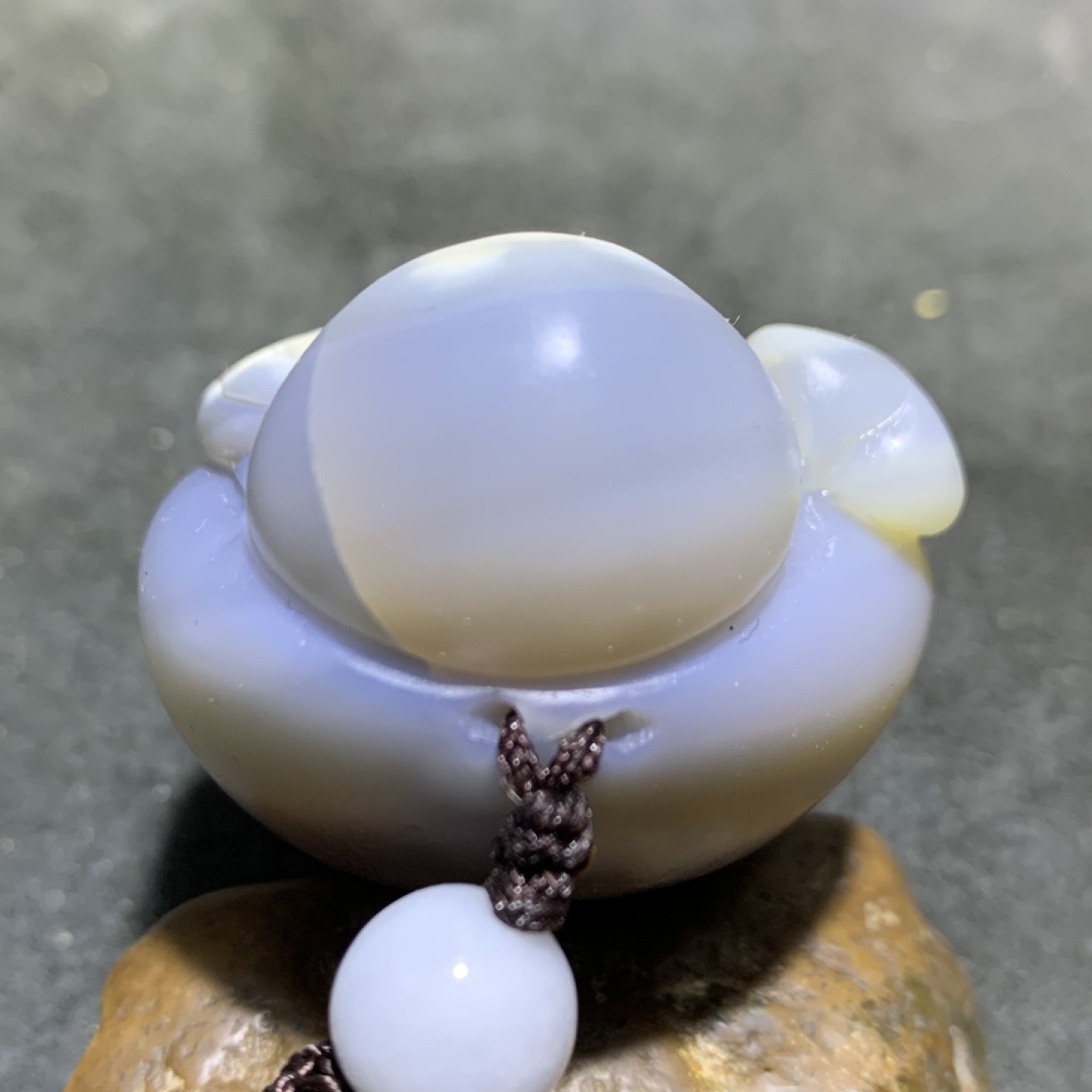 精美亚光缠丝玛瑙雕刻寿星把件一个！