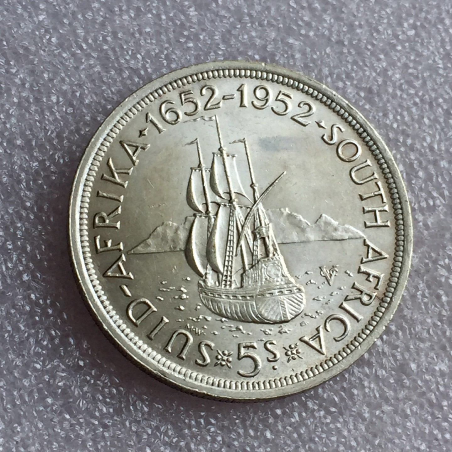 方圆集藏首期专场 9861-南非1952年乔六开普敦建城300周年克朗