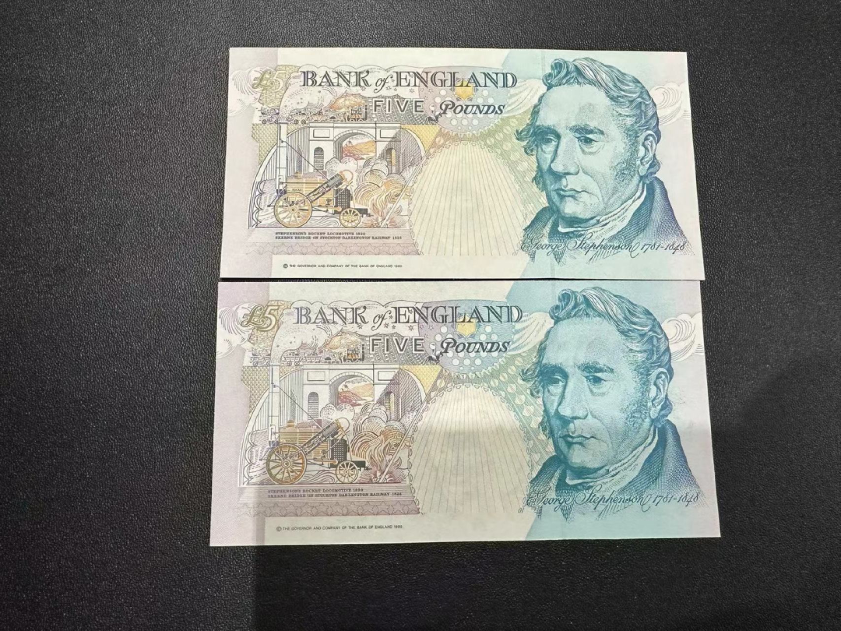 《外钞收藏家》第二百四十九期（连拍第二场） 英国E序列5镑 两个签名 全新UNC