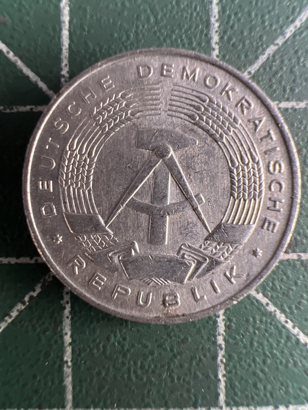 泡泡堂第244期  世界硬币 （无押金，无佣金，捡漏，全场20包邮，偏远地区除外，接收代拍业务） 东德一芬尼