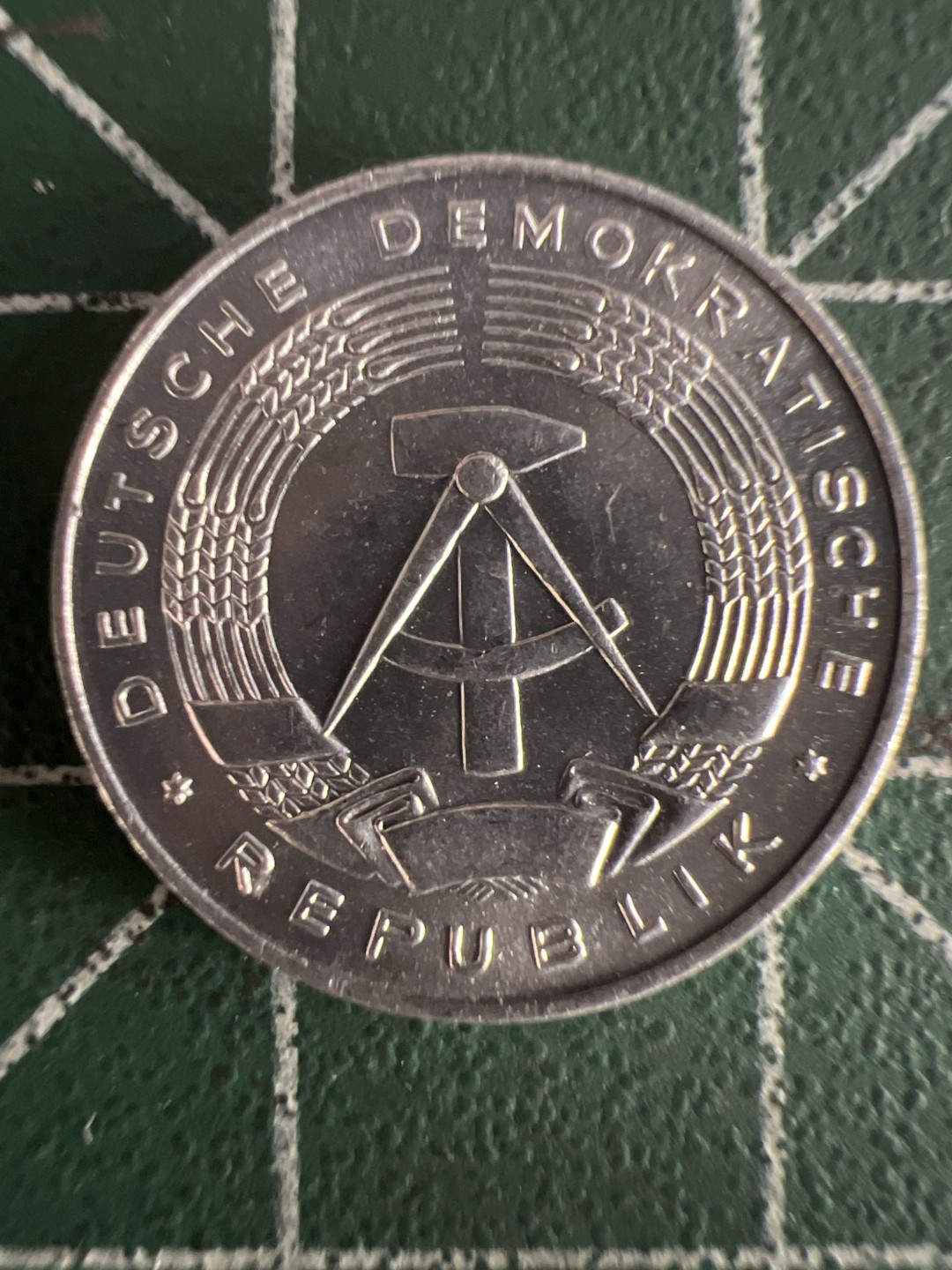 泡泡堂第243期  世界硬币 （无押金，无佣金，捡漏，全场20包邮，偏远地区除外，接收代拍业务） 东德一芬尼