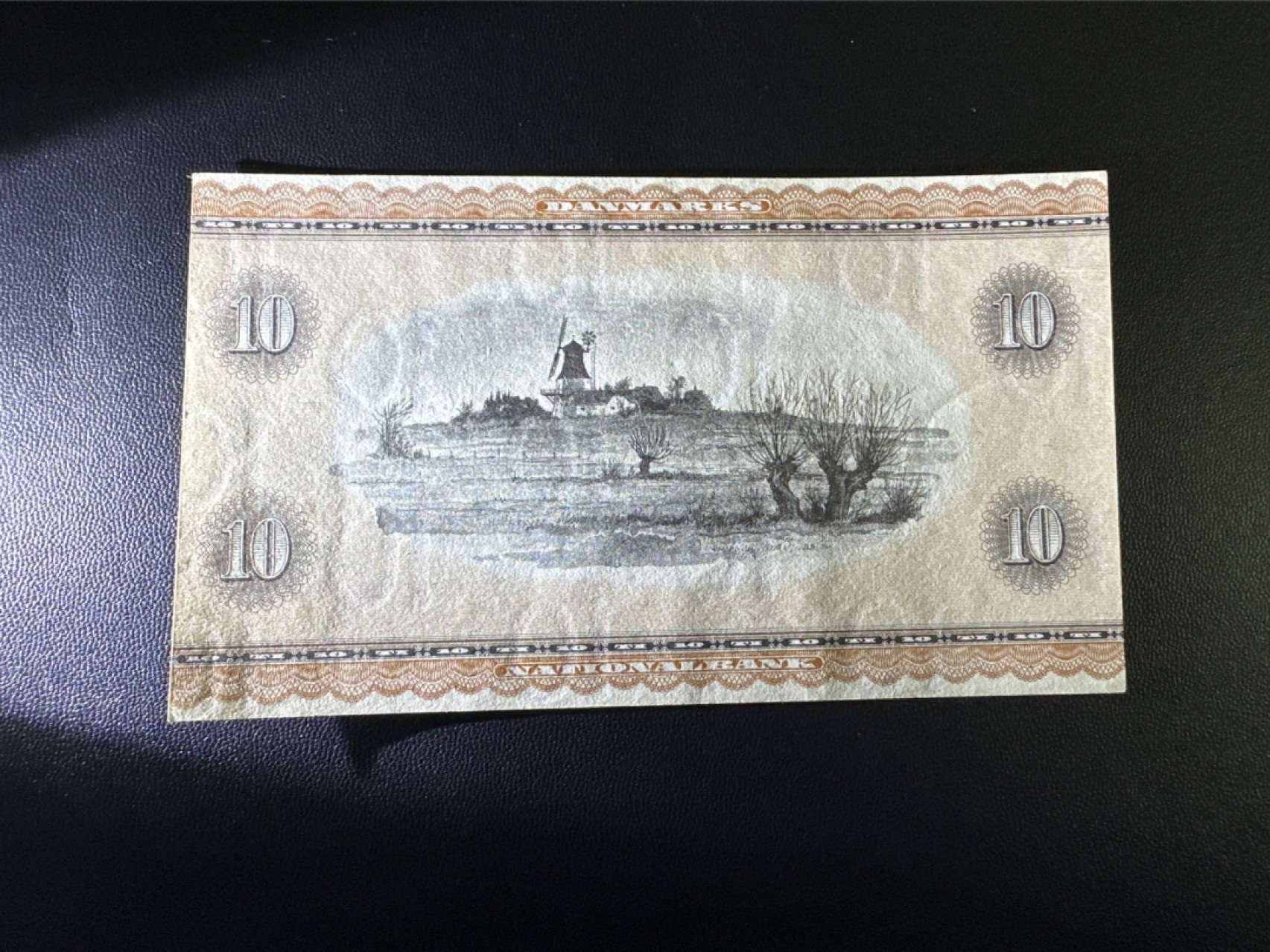 《外钞收藏家》第二百四十九期（连拍第二场） 1936年丹麦10克朗 老纸币 有点受潮 角不绝 近全新