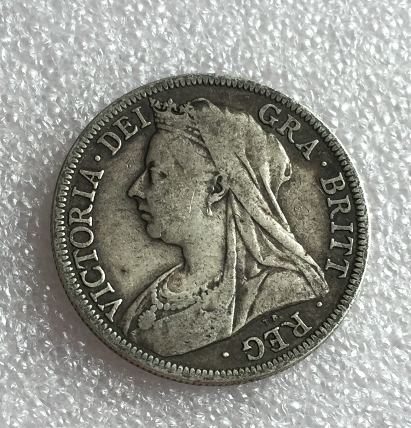 方圆集藏首期专场 9809-英国1899年维多利亚披纱半克朗