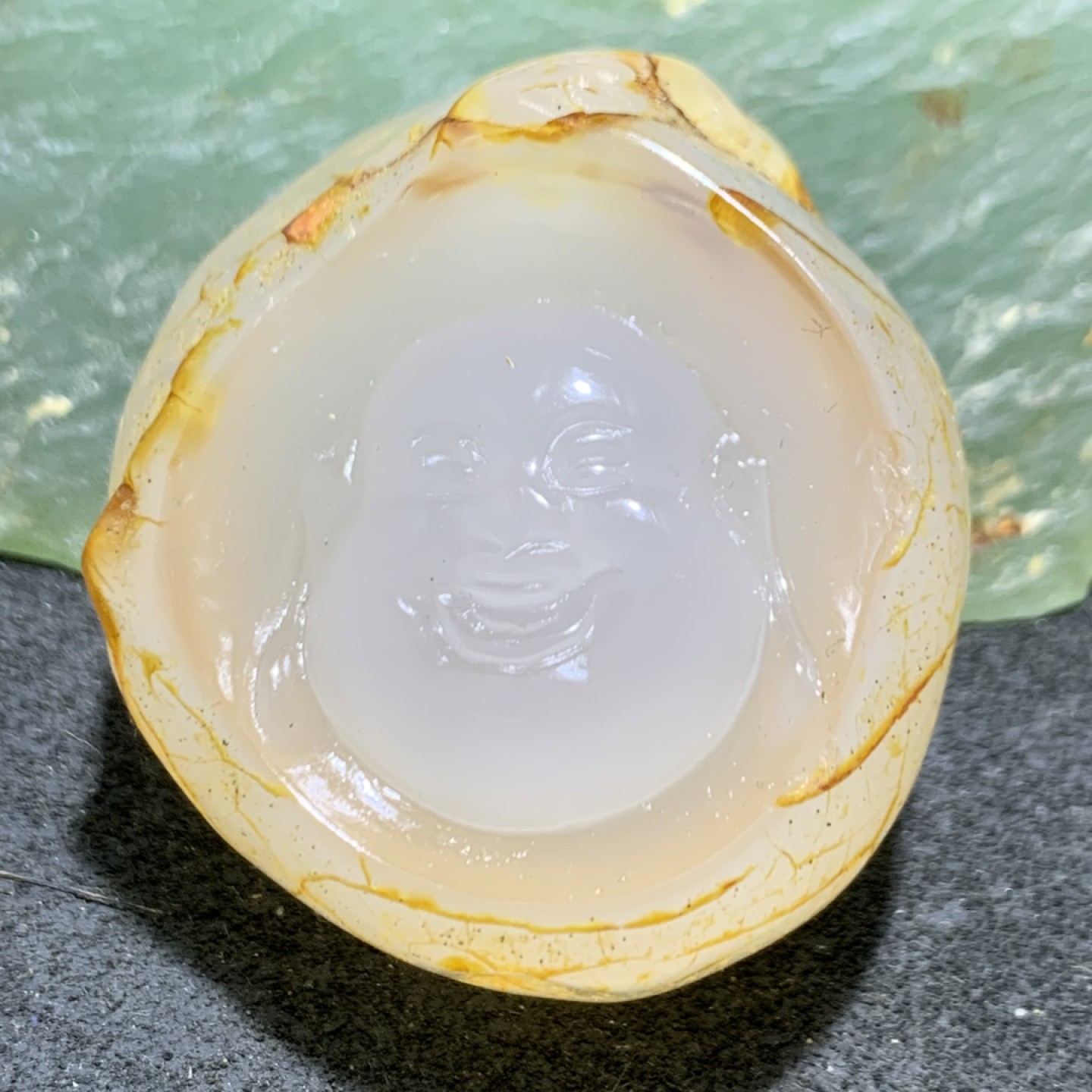 精美天然马达加斯加玛瑙雕刻笑面佛吊坠，把件一个