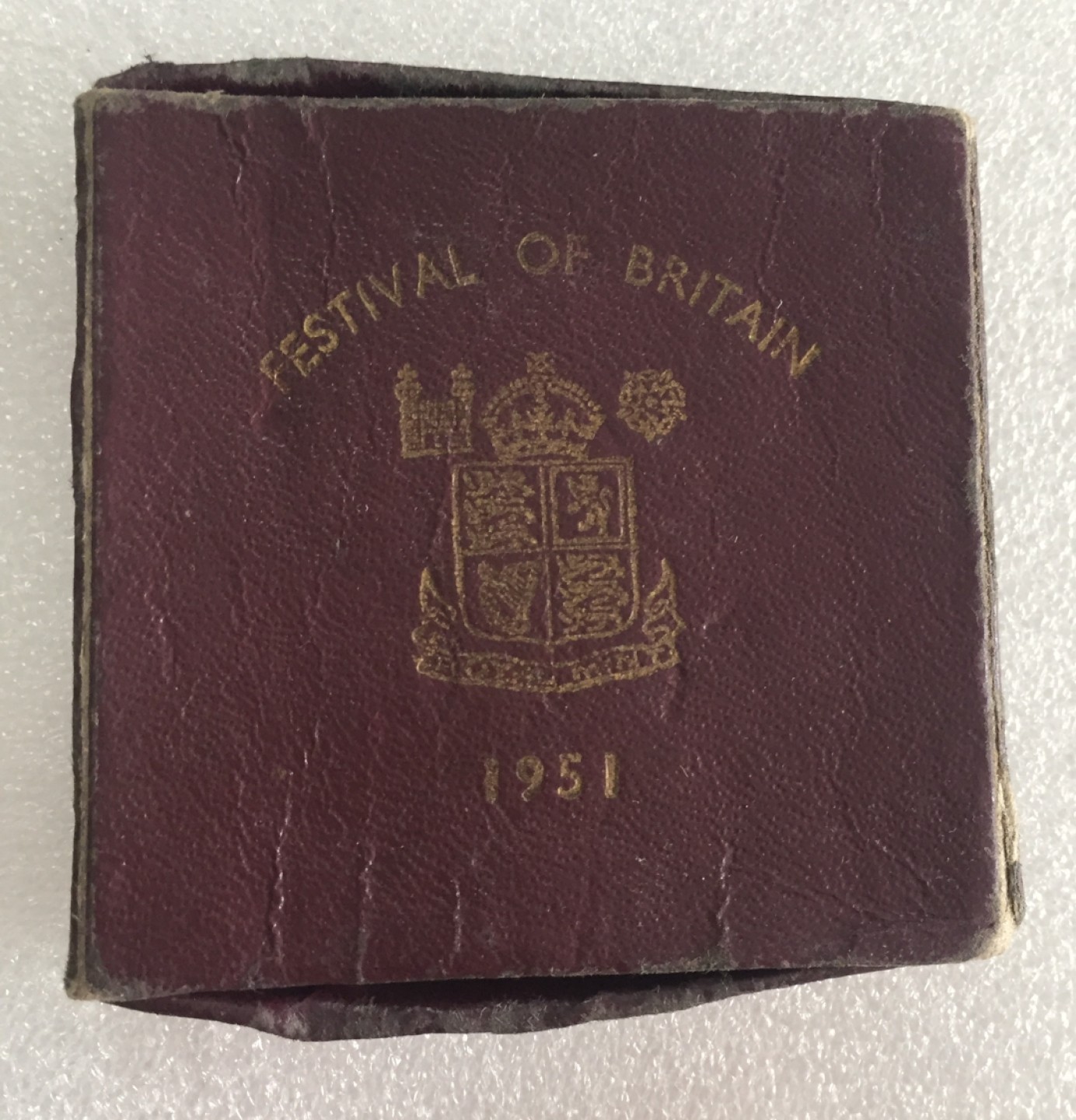 方圆集藏首期专场 9874-英国1951年乔治六世马剑克朗纪念币原盒