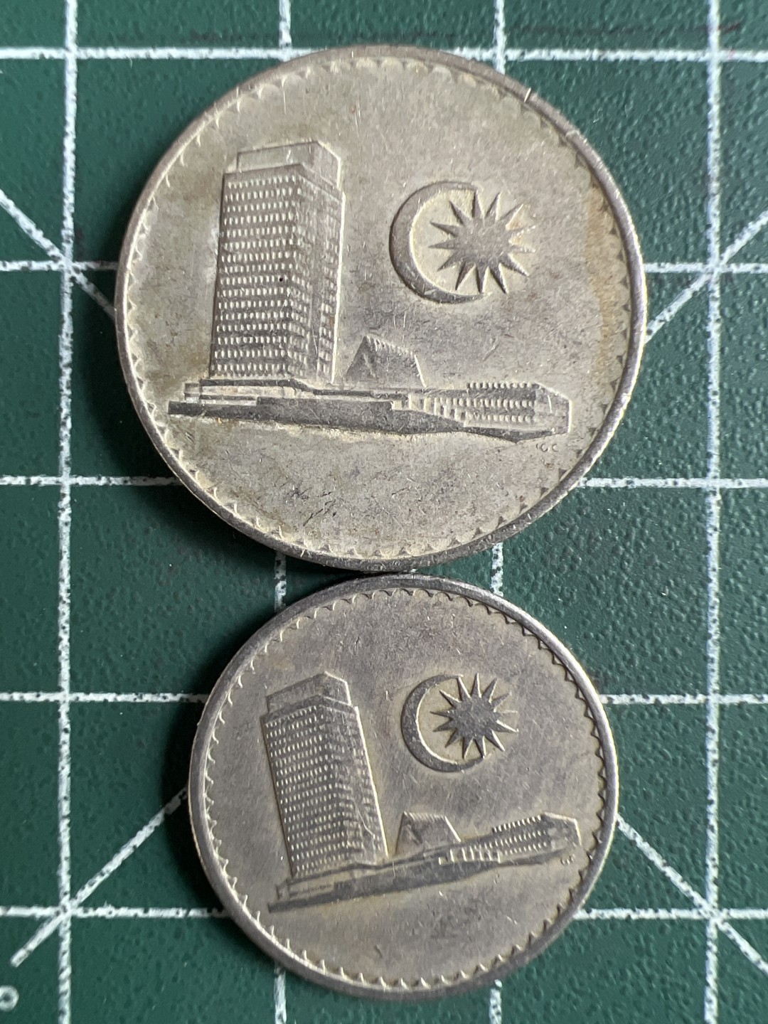 泡泡堂第244期  世界硬币 （无押金，无佣金，捡漏，全场20包邮，偏远地区除外，接收代拍业务） 马来西亚一对