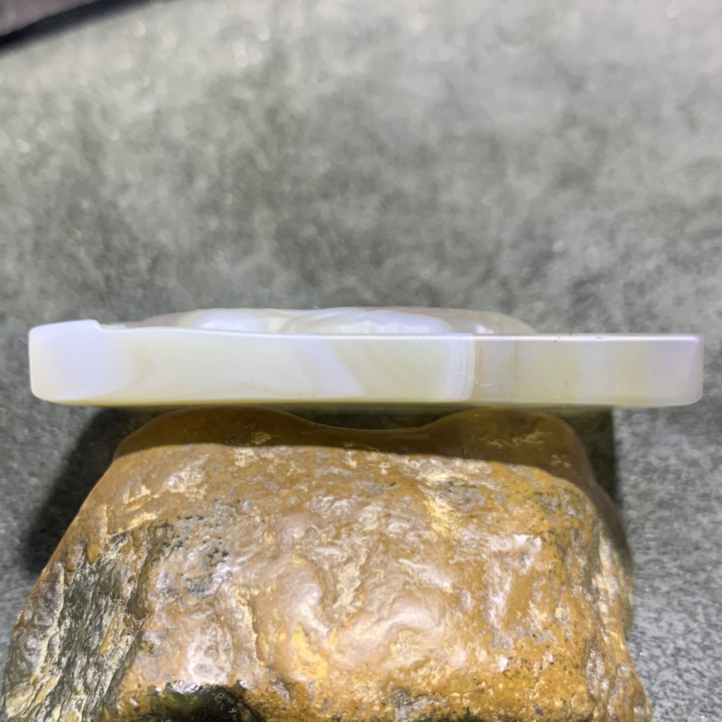 精美冰透高玉化巴西玛下山猛虎牌子一个，