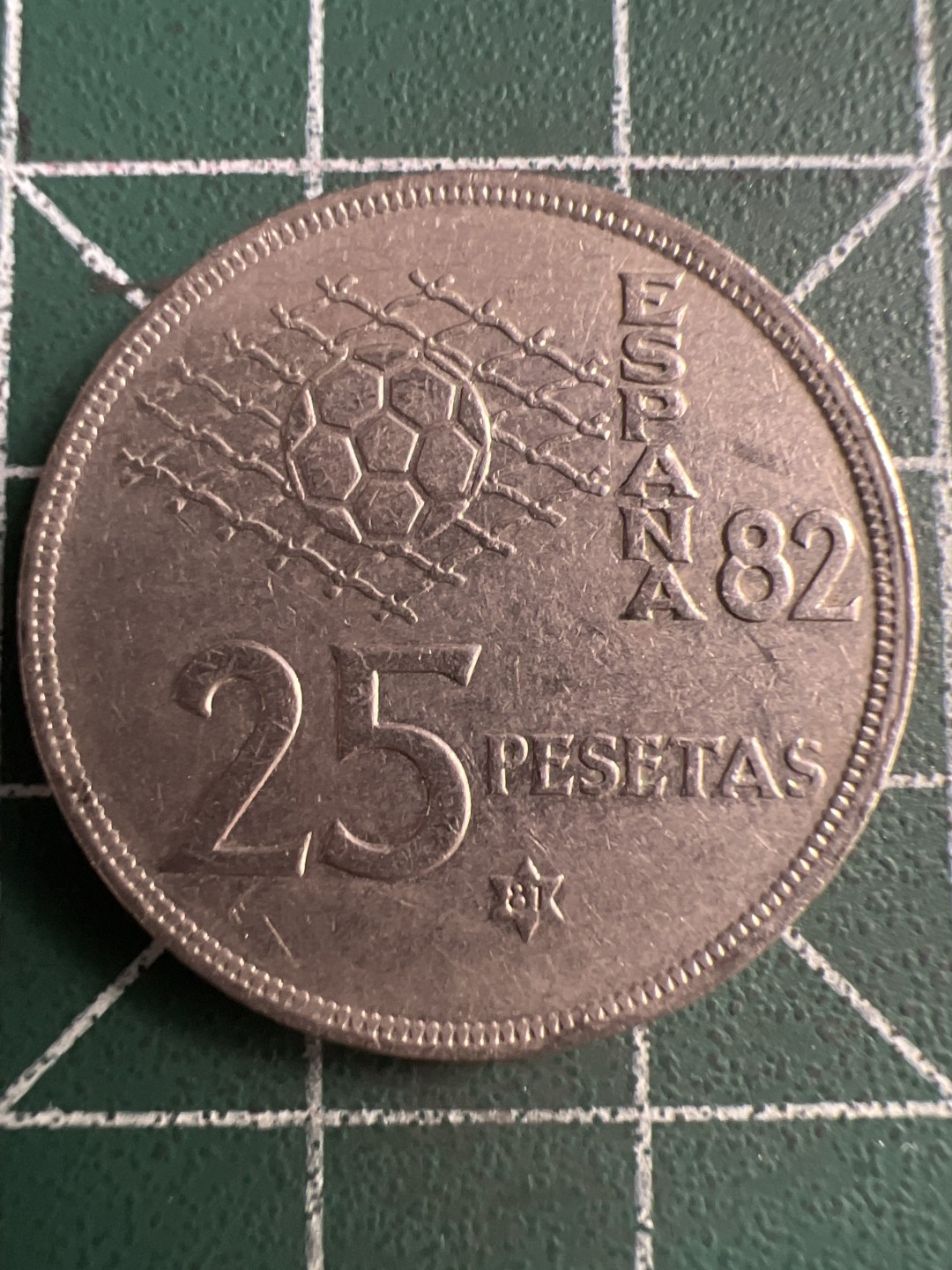 泡泡堂微拍第八十幕硬币捡漏可累计专场👿👿，零佣金，零押金，累计满二十元包邮，接受代拍业务 西班牙25比塞塔