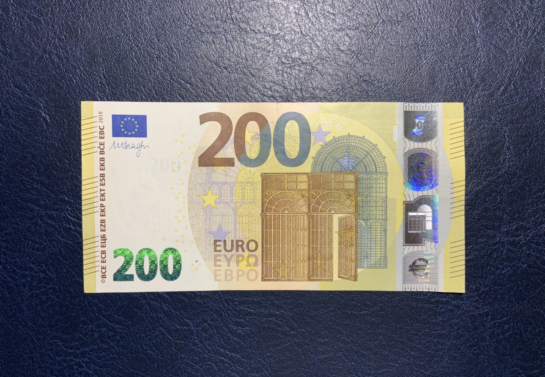 收藏联盟Quantum Auction 第238期拍卖 欧盟2019年200马克 品相UNC 豹子号999 边角有瑕疵，细节如侧光图