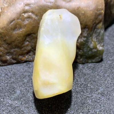 放福利！精美天然阿拉善白玛瑙原石一颗， - 放福利！精美天然阿拉善白玛瑙原石一颗，