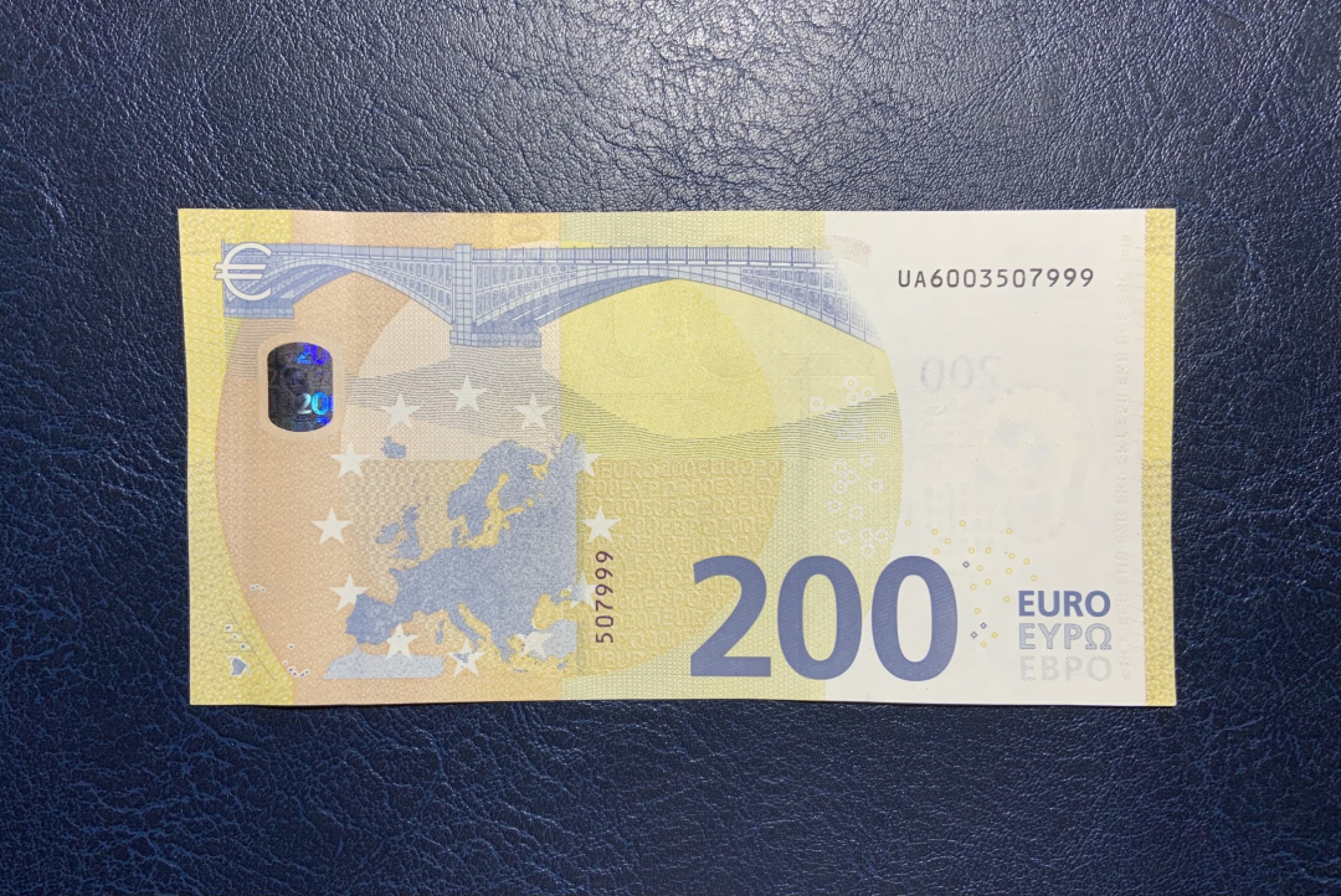 收藏联盟Quantum Auction 第238期拍卖 欧盟2019年200马克 品相UNC 豹子号999 边角有瑕疵，细节如侧光图