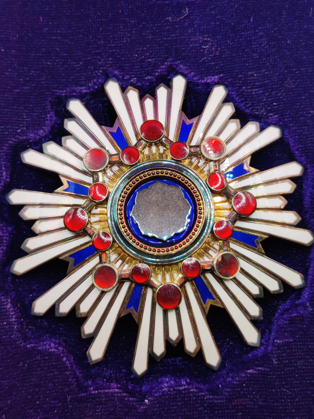 全场0元起拍 第37期 咸鱼国勋章拍卖专场 3月12日（周日）下午6：00开始 日本二等瑞宝章 银制带盒 白色珐琅无裂痕