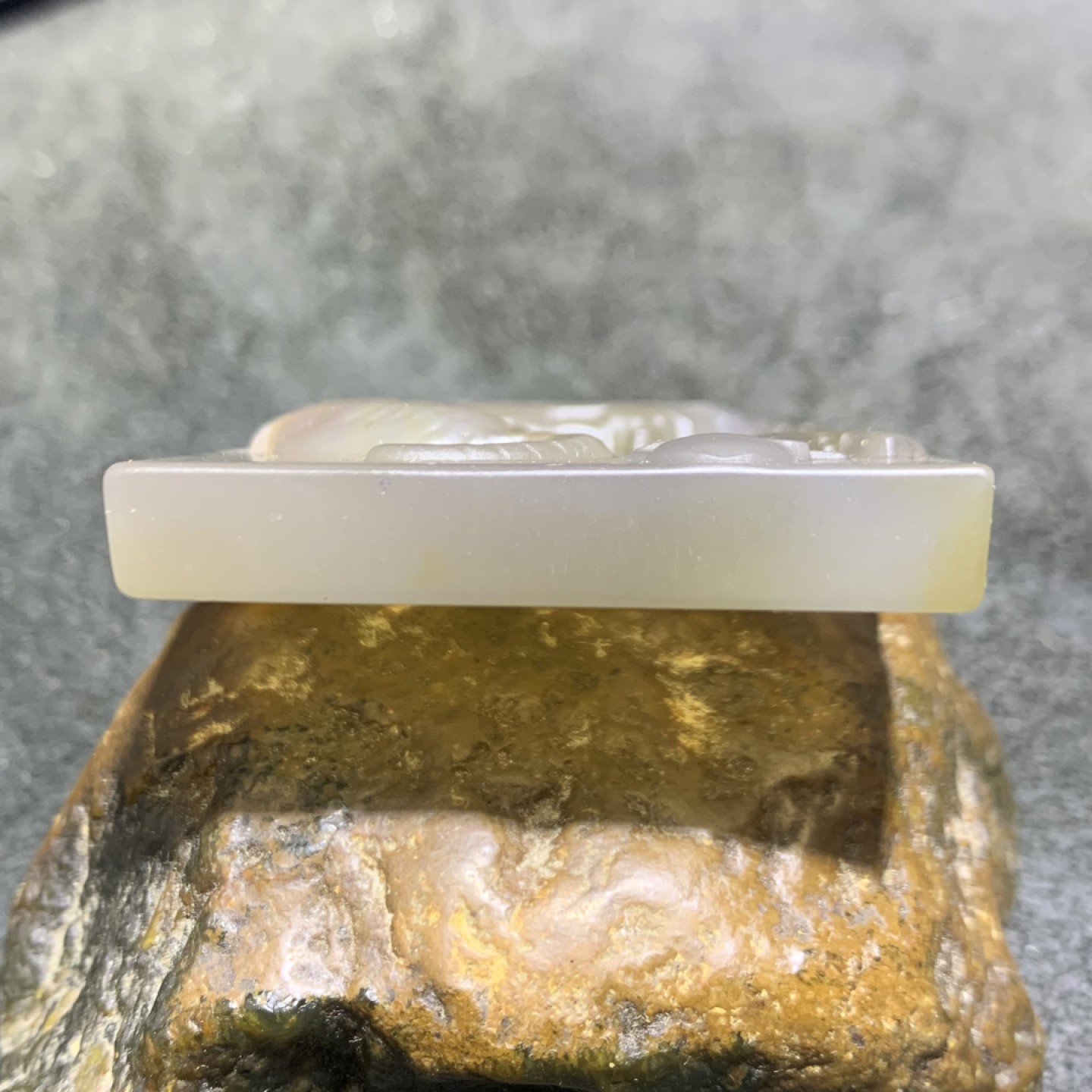 精美冰透高玉化巴西玛下山猛虎牌子一个，