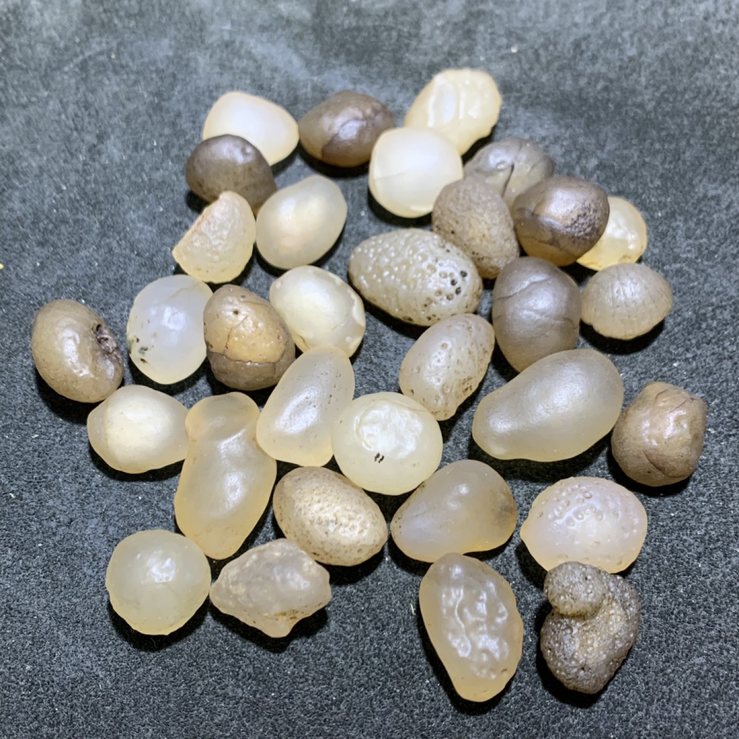 精美天然戈壁白玛瑙原石100g，
