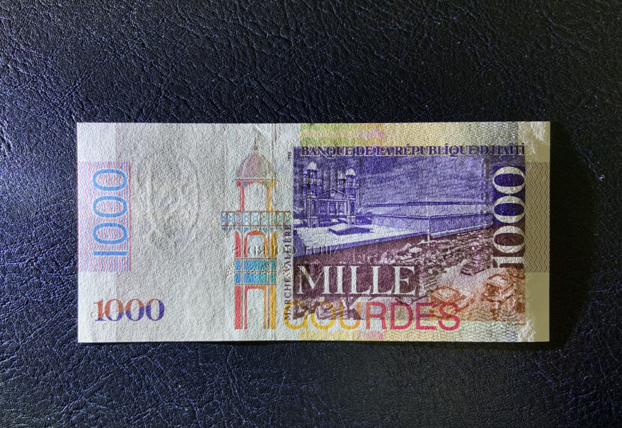 收藏联盟Quantum Auction 第238期拍卖 海地2004年太子港纪念钞1000古德 品相全新UNC 