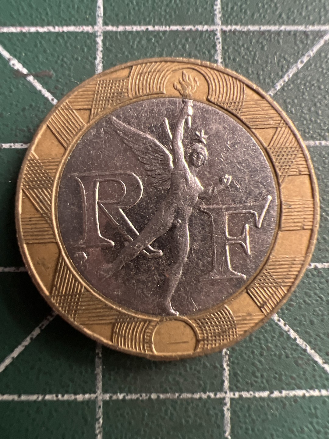 泡泡堂微拍第八十幕硬币捡漏可累计专场👿👿，零佣金，零押金，累计满二十元包邮，接受代拍业务 法国小飞人