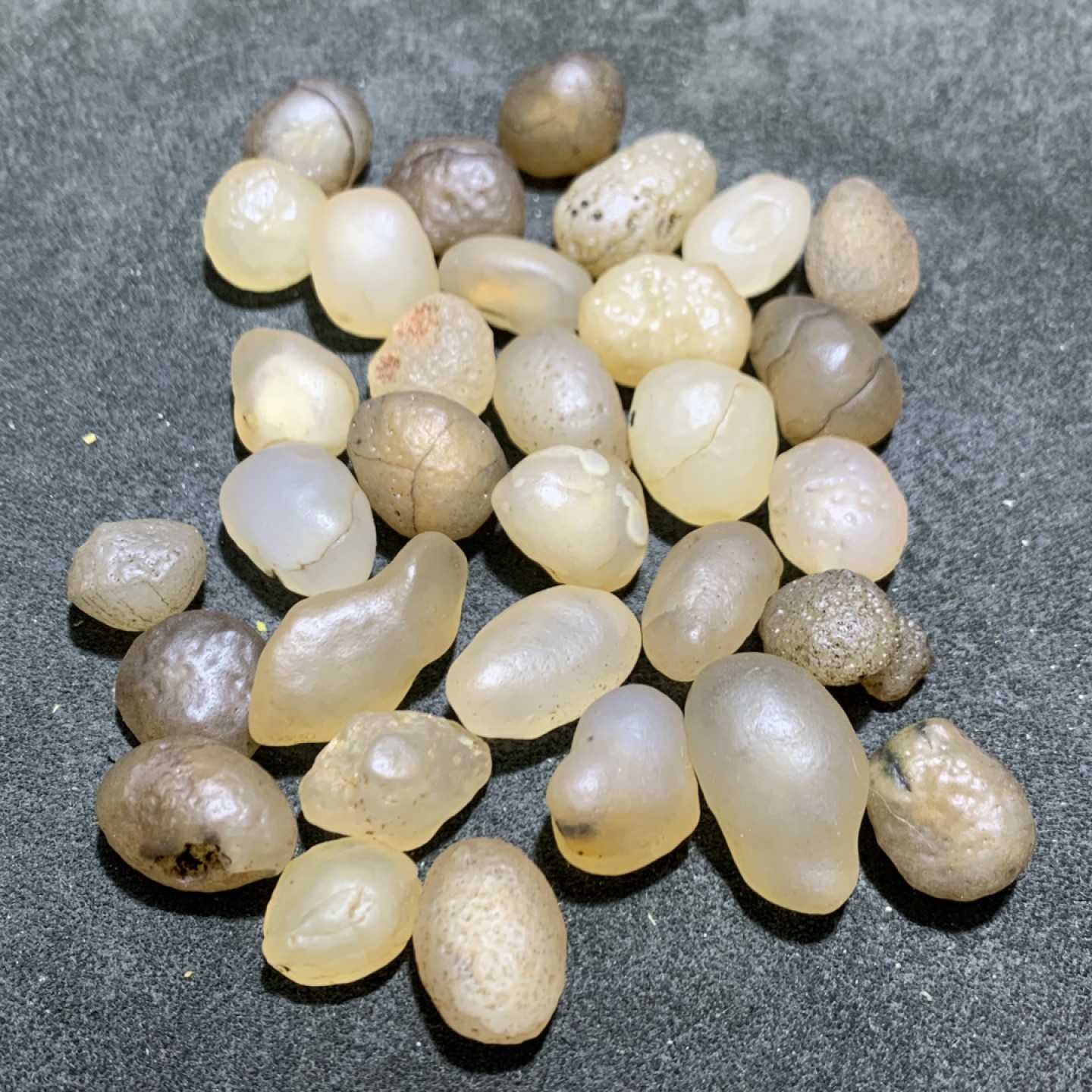 精美天然戈壁白玛瑙原石100g，