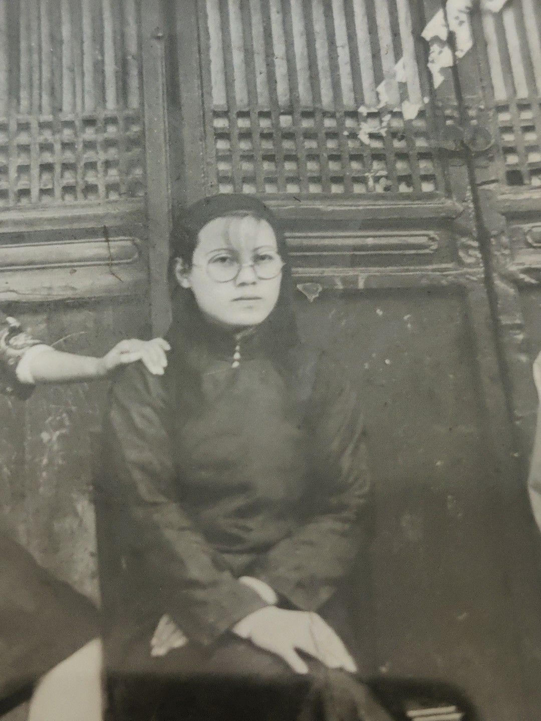 全场0元起拍 第37期 咸鱼国勋章拍卖专场 3月12日（周日）下午6：00开始 民国时期 缠足妇女照片 原物 历史资料