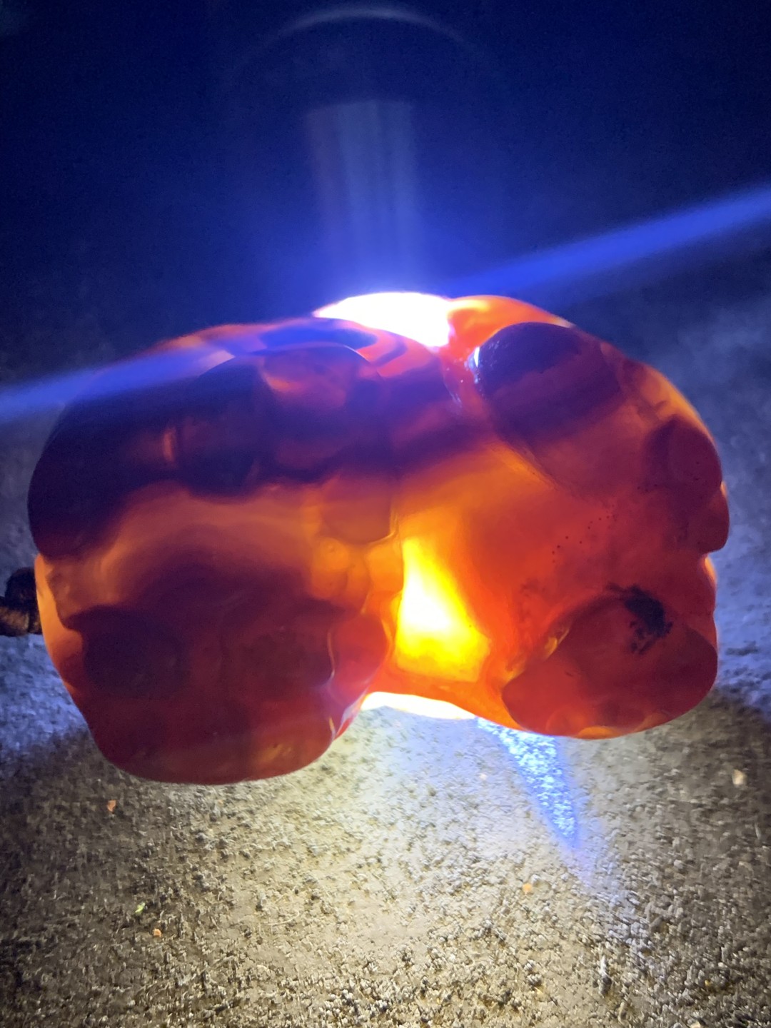 精美巴西玛瑙雕刻貔貅吊坠一个