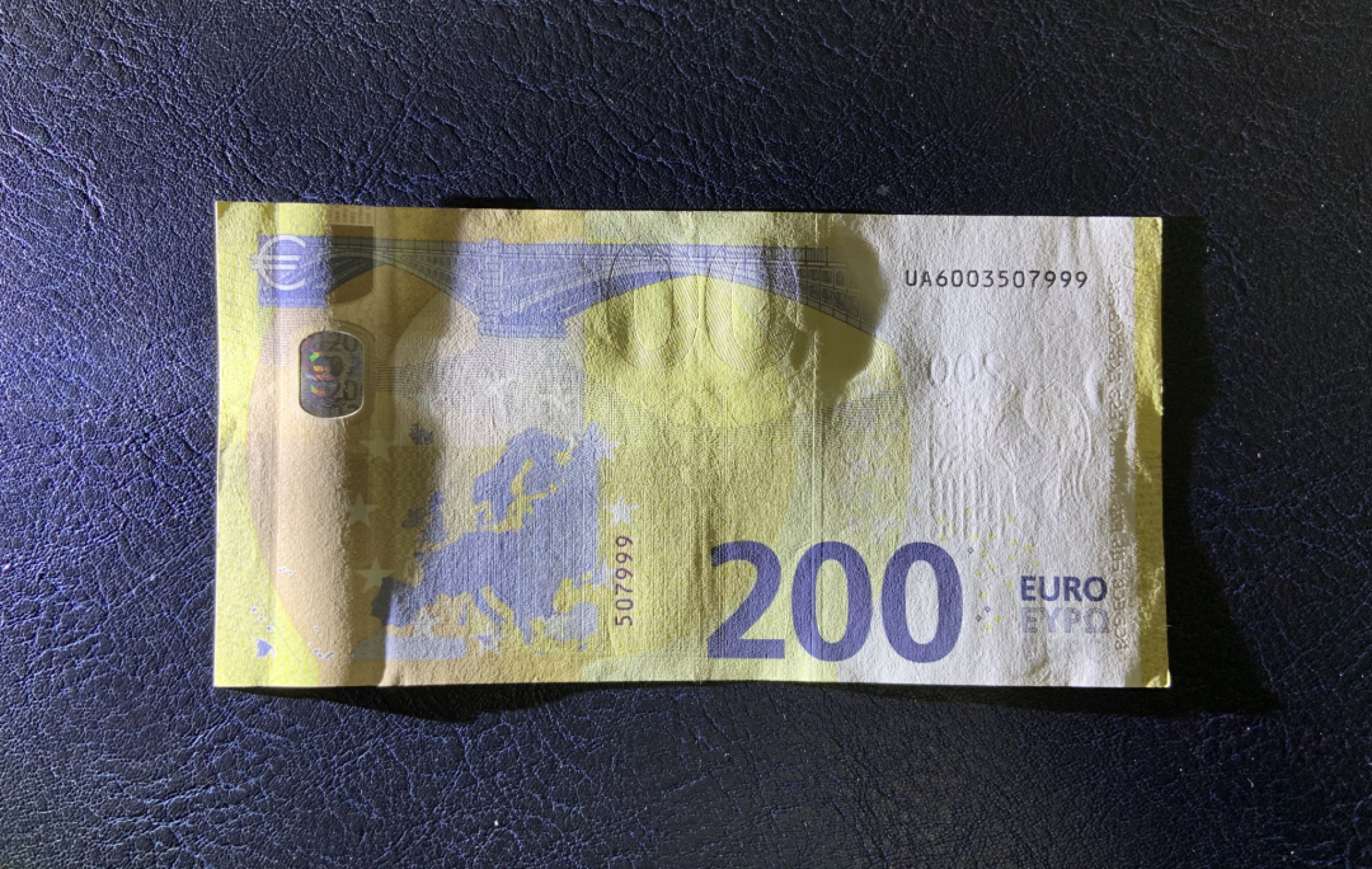 收藏联盟Quantum Auction 第238期拍卖 欧盟2019年200马克 品相UNC 豹子号999 边角有瑕疵，细节如侧光图