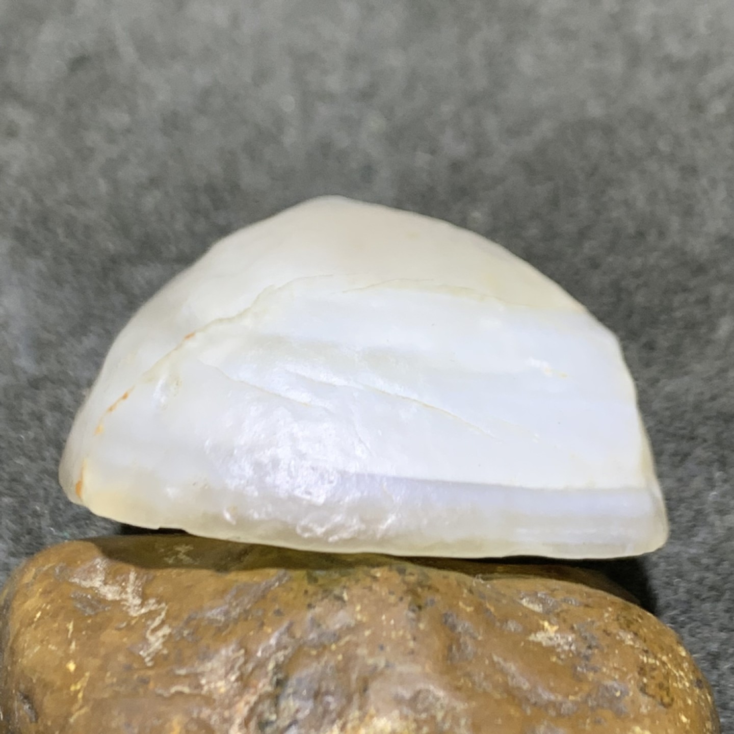 放福利！精美天然戈壁白糖心玛瑙原石一颗，