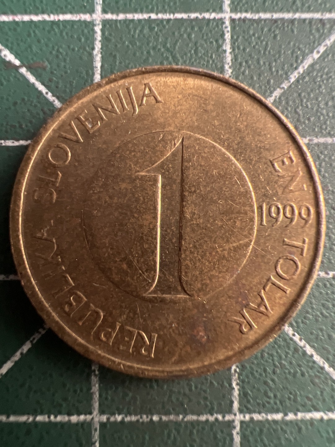 泡泡堂微拍第八十幕硬币捡漏可累计专场👿👿，零佣金，零押金，累计满二十元包邮，接受代拍业务 河鳟 斯洛文尼亚1托拉纪念币