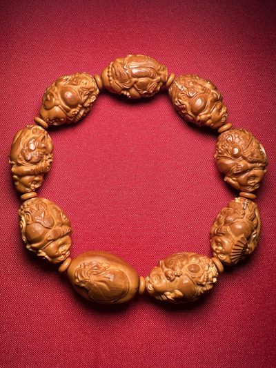 手串木器杂件｜精选拍卖专场 苏工精雕｜“骑兽弥勒”橄榄核手串