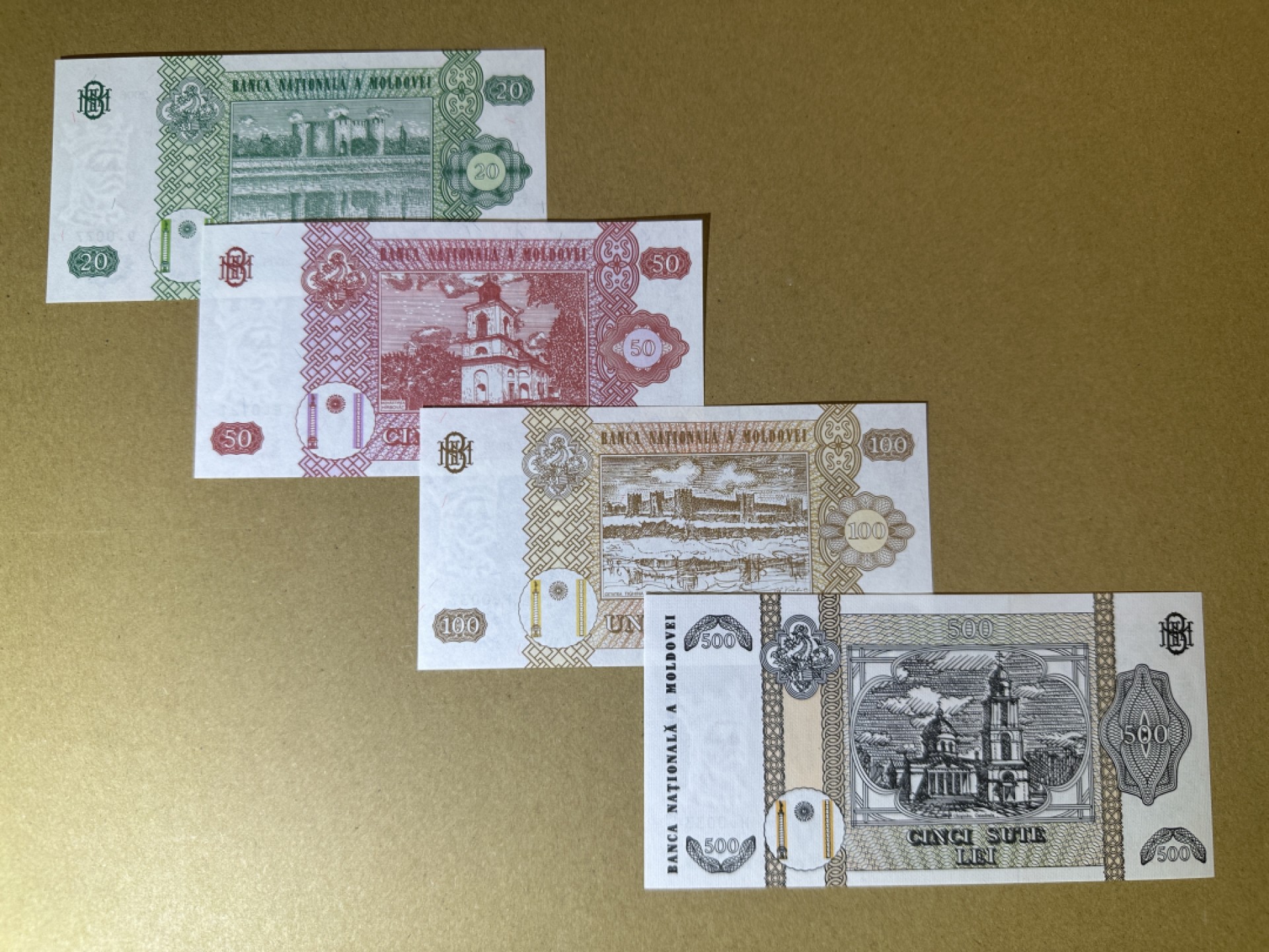 《张总收藏》93期——外币精品会 摩尔多瓦20、50、100、500列伊4张 UNC 摩尔多瓦大公斯特凡