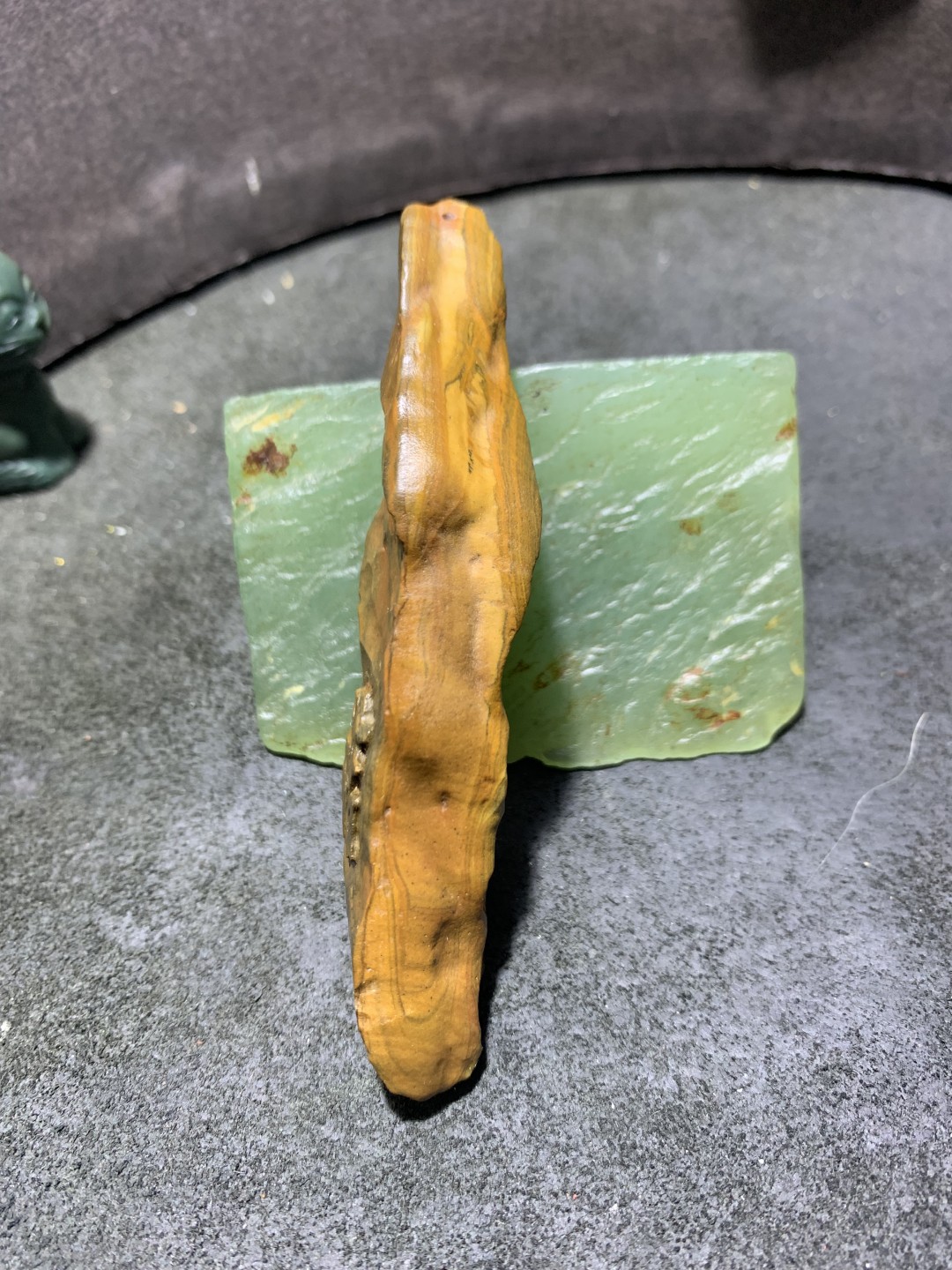 精美戈壁彩玉手工雕刻诺字把件（吊坠)一个！寓意：一诺千金