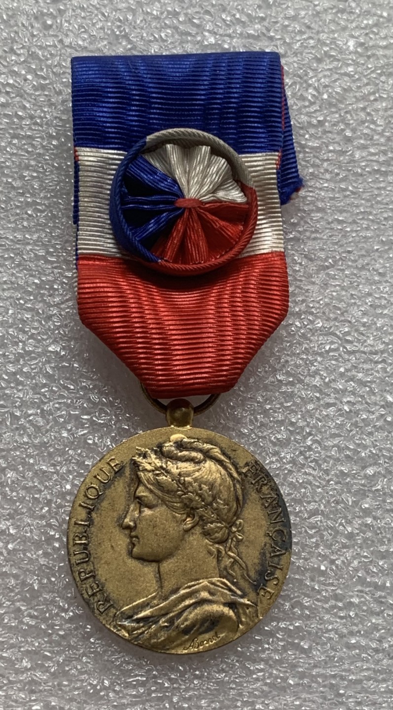瓶子🏺第82期拍卖会 法国1959年劳动银质奖章