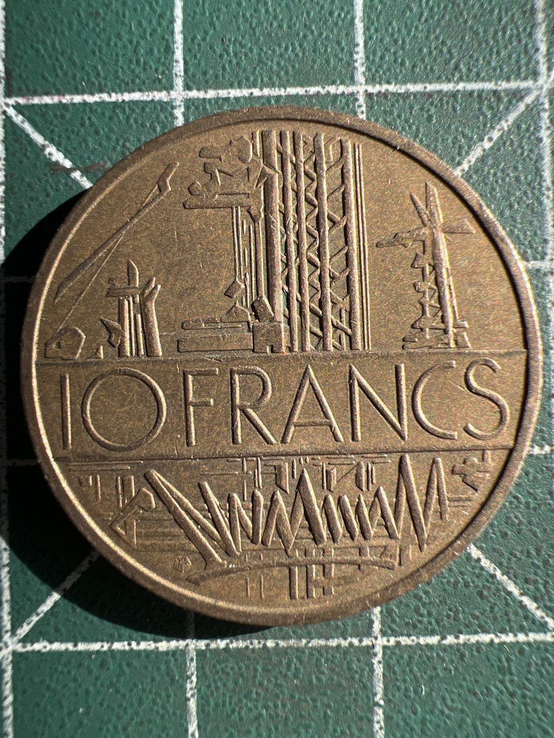 泡泡堂微拍第八十幕硬币捡漏可累计专场👿👿，零佣金，零押金，累计满二十元包邮，接受代拍业务 法国10法郎巴士底狱纪念币