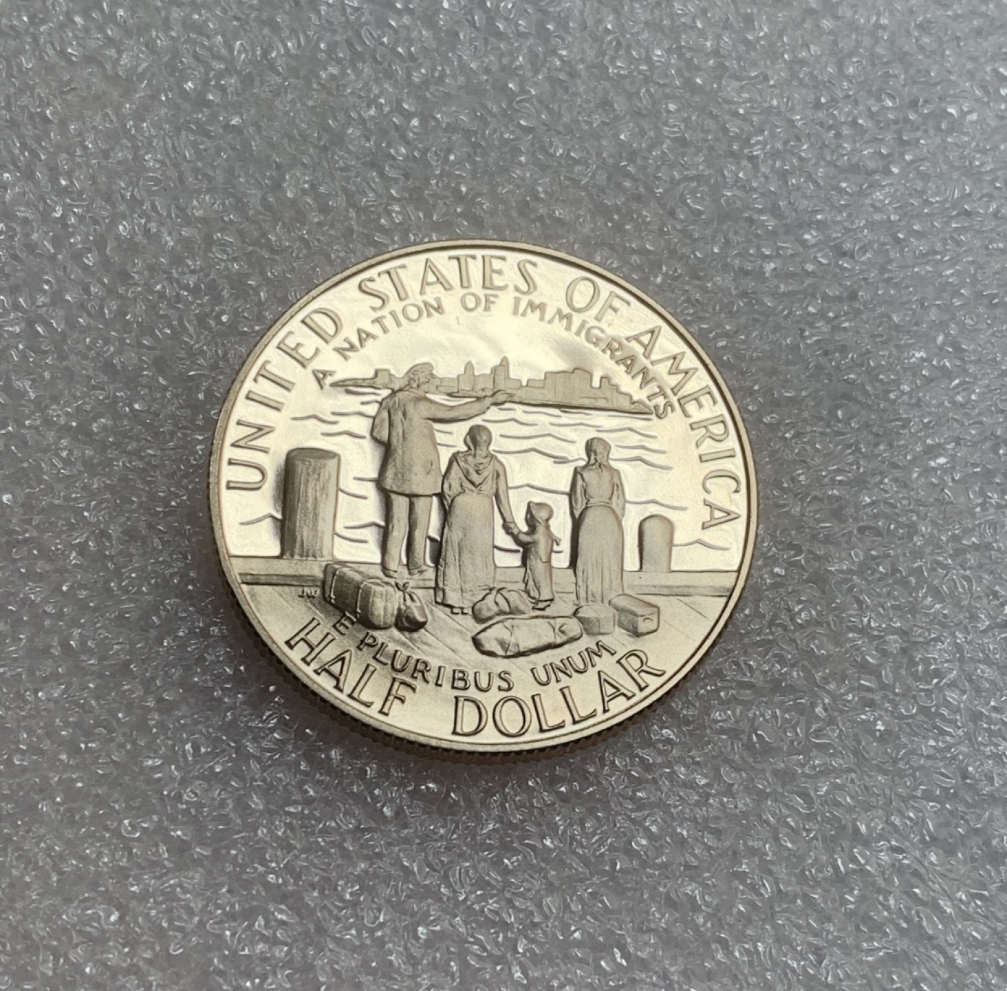 瓶子🏺第82期拍卖会 美国1986年 自由女神 百年纪念币 50美分半美元 精制硬币 30.6毫米