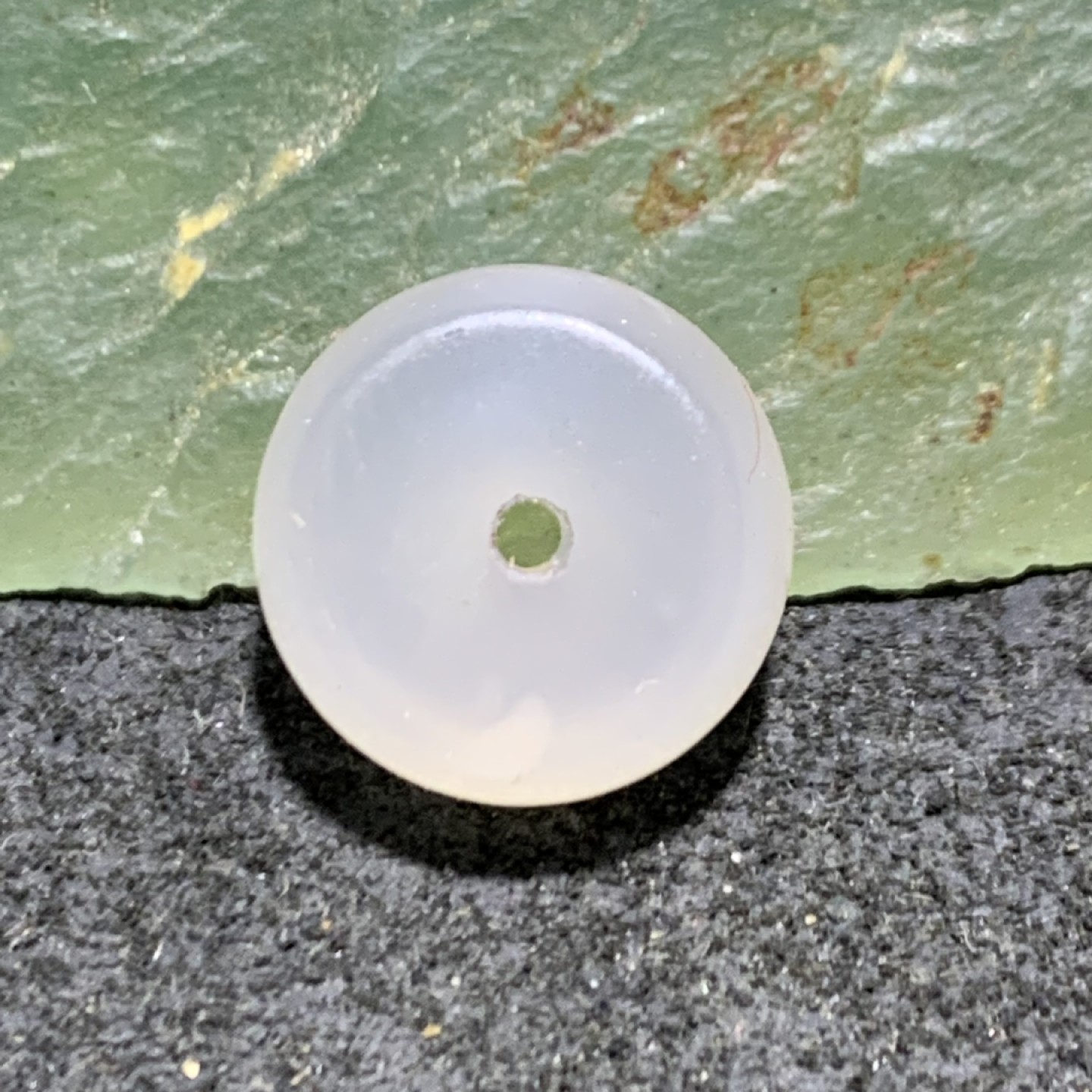 精美盐源玛瑙墩子一颗，