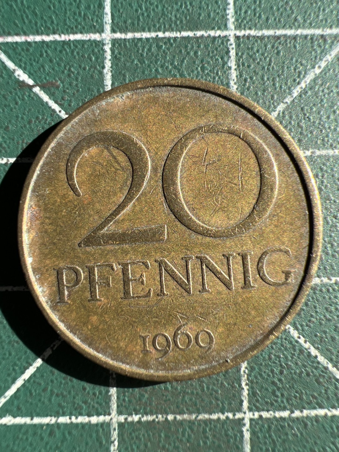 泡泡堂微拍第八十幕硬币捡漏可累计专场👿👿，零佣金，零押金，累计满二十元包邮，接受代拍业务 东德20芬尼