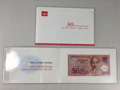 【三泉🏦Quan Se】拍卖第8期⚖️ - 越南50盾/第一张纪念钞/第一张塑料钞 双龙头品种【UNC，带原装封、册，稀少】