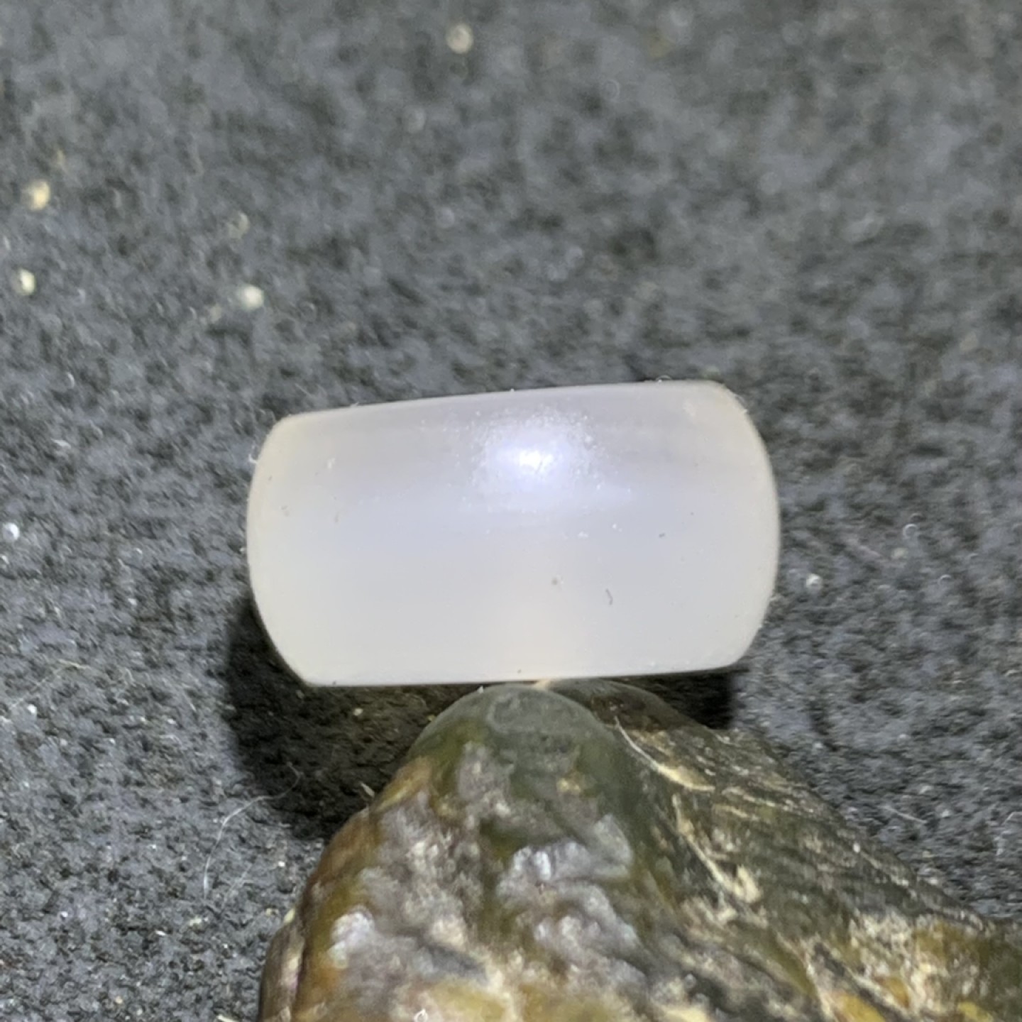 精美盐源玛瑙墩子一颗，