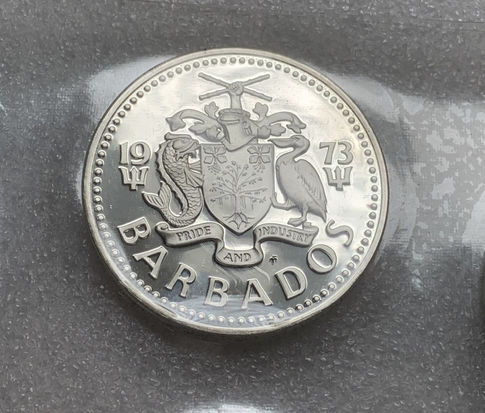 瓶子🏺第82期拍卖会 巴巴多斯1974年精制币套原盒（含2枚银币 海神波塞冬精制大银币）盒证全