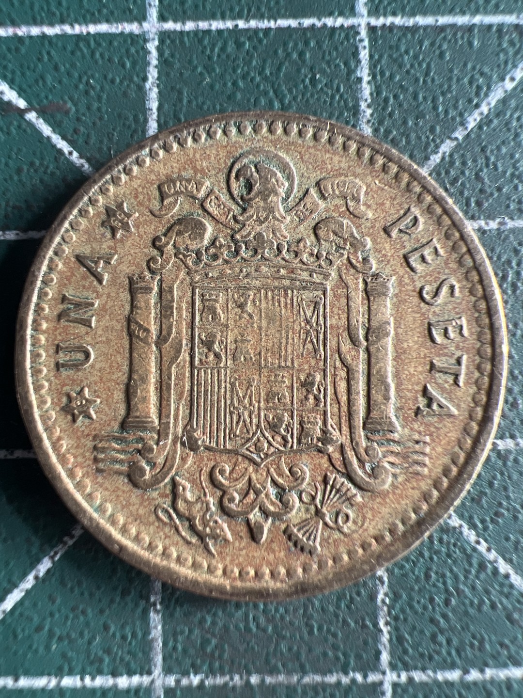 泡泡堂微拍第八十幕硬币捡漏可累计专场👿👿，零佣金，零押金，累计满二十元包邮，接受代拍业务 西班牙1比塞塔