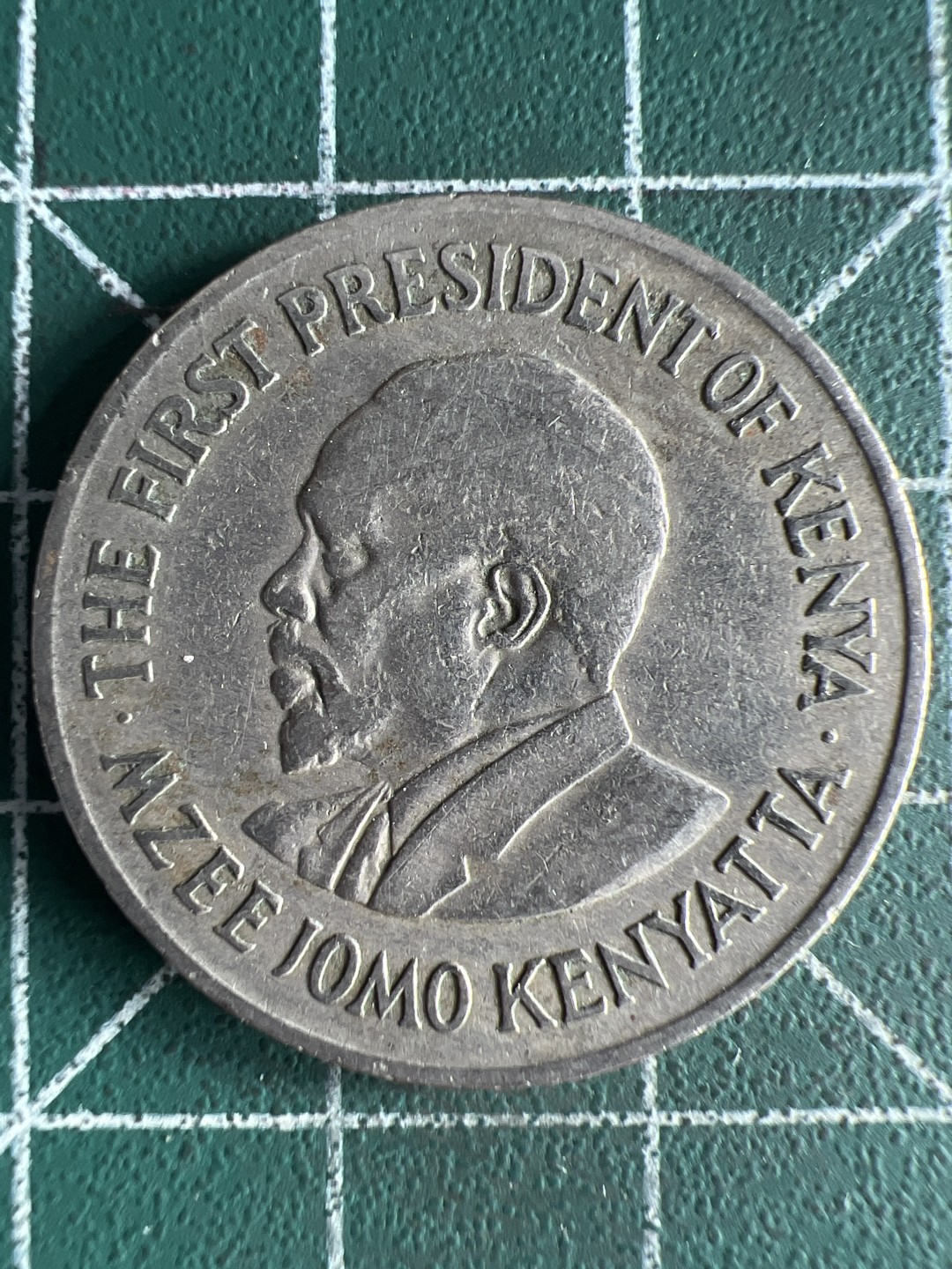 泡泡堂微拍第八十幕硬币捡漏可累计专场👿👿，零佣金，零押金，累计满二十元包邮，接受代拍业务 肯尼亚1先令