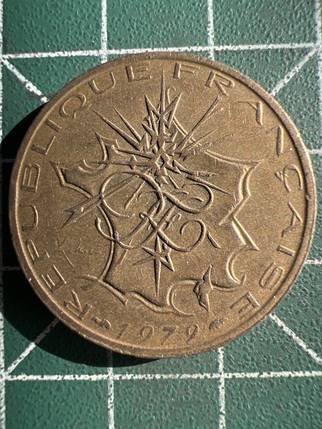 泡泡堂微拍第八十幕硬币捡漏可累计专场👿👿，零佣金，零押金，累计满二十元包邮，接受代拍业务 法国10法郎巴士底狱纪念币