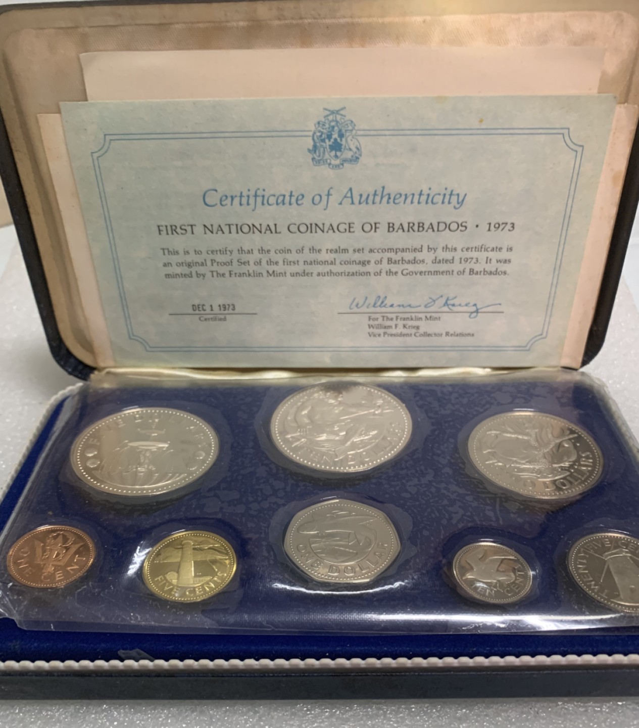 瓶子🏺第82期拍卖会 巴巴多斯1974年精制币套原盒（含2枚银币 海神波塞冬精制大银币）盒证全