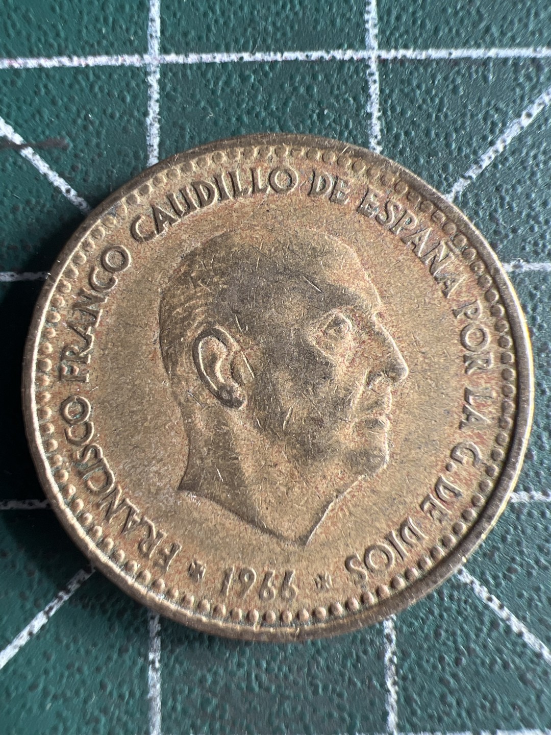 泡泡堂微拍第八十幕硬币捡漏可累计专场👿👿，零佣金，零押金，累计满二十元包邮，接受代拍业务 西班牙1比塞塔