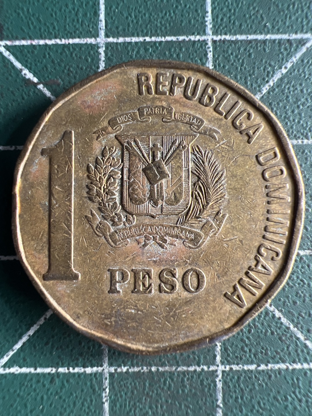 泡泡堂微拍第八十幕硬币捡漏可累计专场👿👿，零佣金，零押金，累计满二十元包邮，接受代拍业务 多米尼加1比索