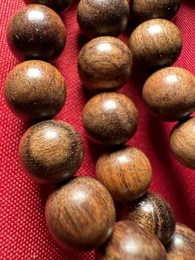 手串木器杂件｜拍卖专场 高油密花梨木｜云水纹108佛珠念珠串珠｜8mm