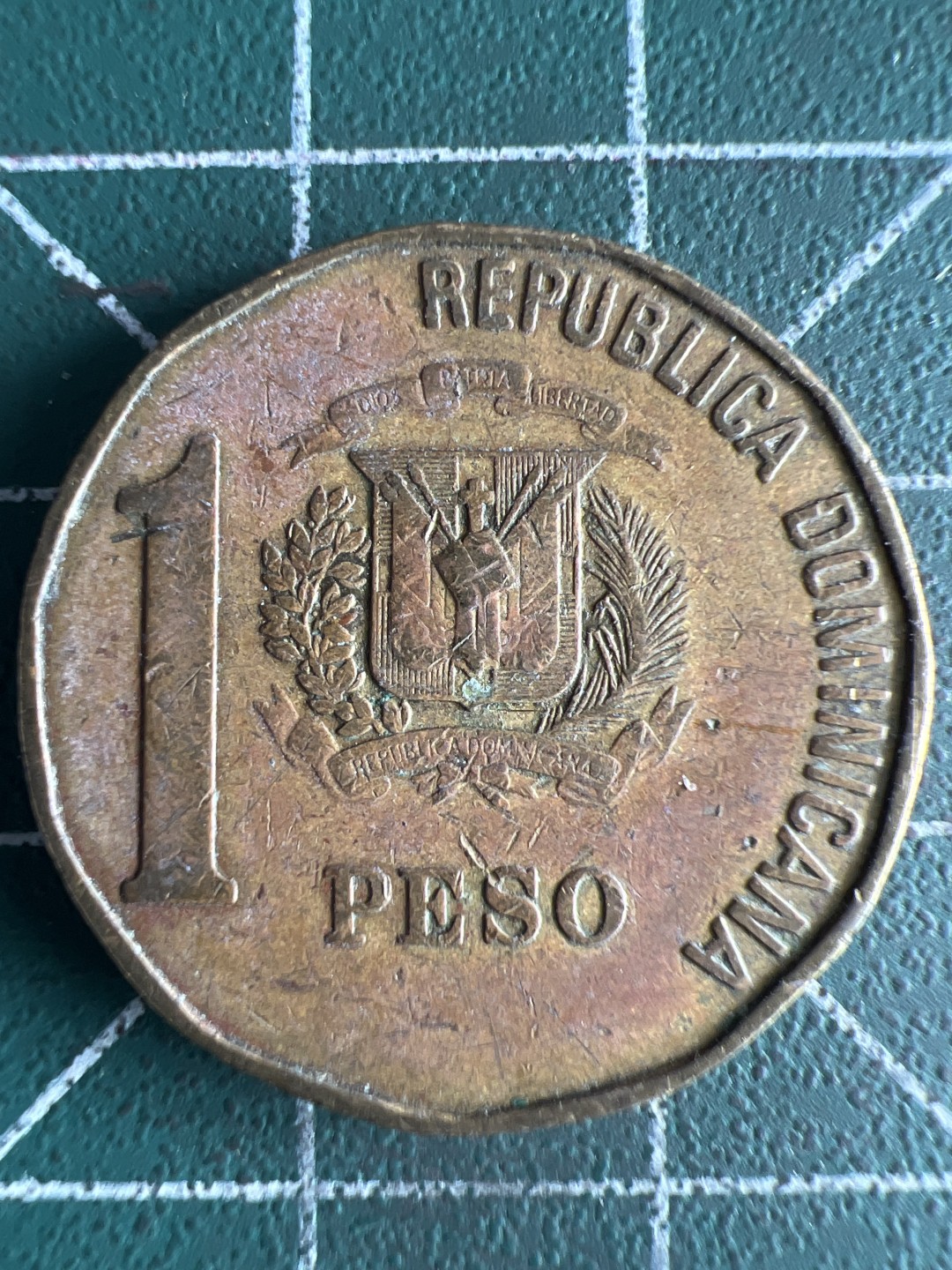 泡泡堂微拍第八十一幕硬币捡漏可累计专场👿👿，零佣金，零押金，累计满二十元包邮，接受代拍业务 多米尼亚1比索