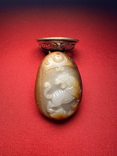 玉石专场｜盘玩｜佩戴｜陈设｜收藏 - 和田玉｜苏工巧雕“虎啸山林”挂件｜近现代饰品