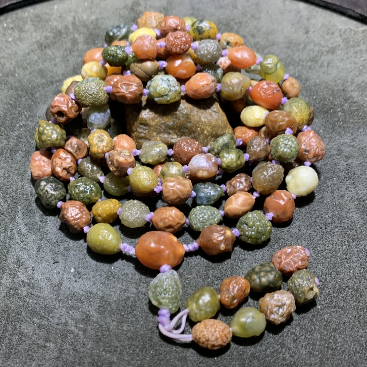 精美大颗粒高玉化俏色阿拉善筋脉玛瑙原石108项链一条，