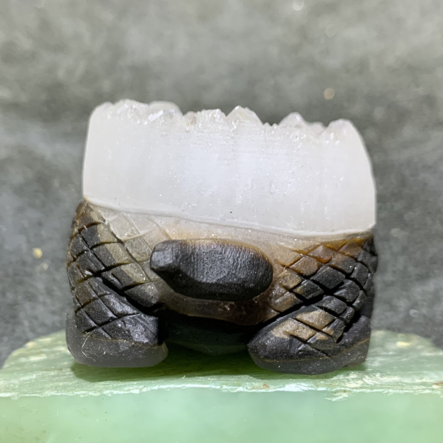 精美冰透高玉化玛瑙雕刻聚财灵龟(把件）摆件一个
