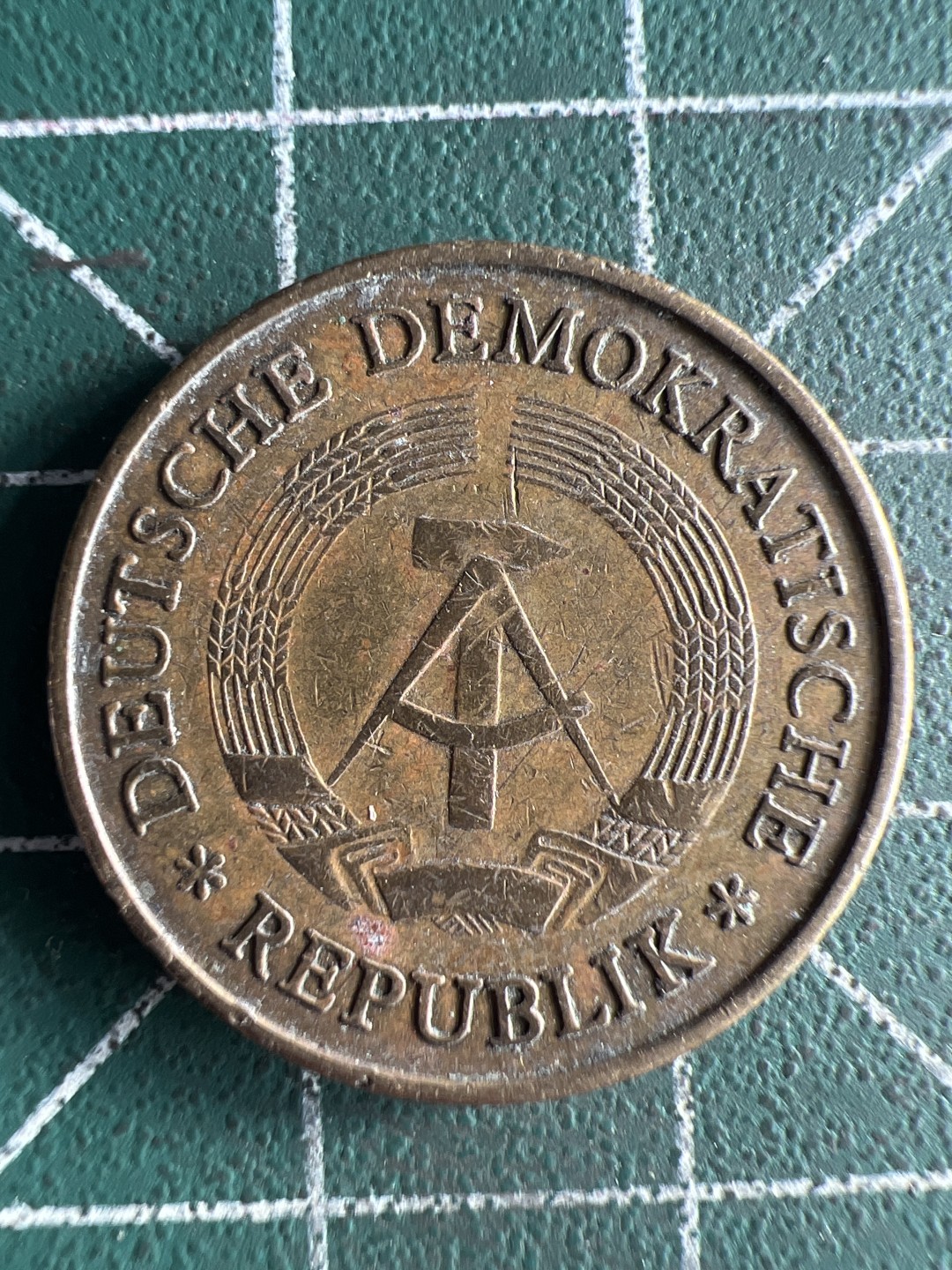 泡泡堂微拍第八十幕硬币捡漏可累计专场👿👿，零佣金，零押金，累计满二十元包邮，接受代拍业务 东德20芬尼